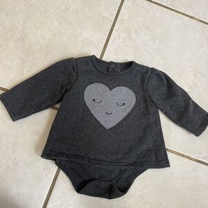 763. Emily And Oliver Gray Happy Heart Face Long Sleeve Size 6-9 Months
